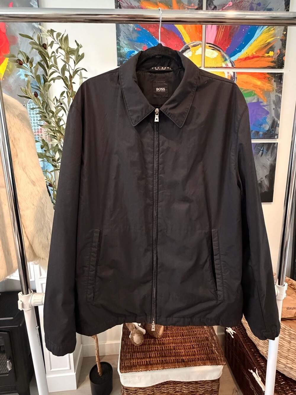 Sleek Casual Men’s Hugo Boss Black Zip-Up Collar Jacket Made in Poland Size M